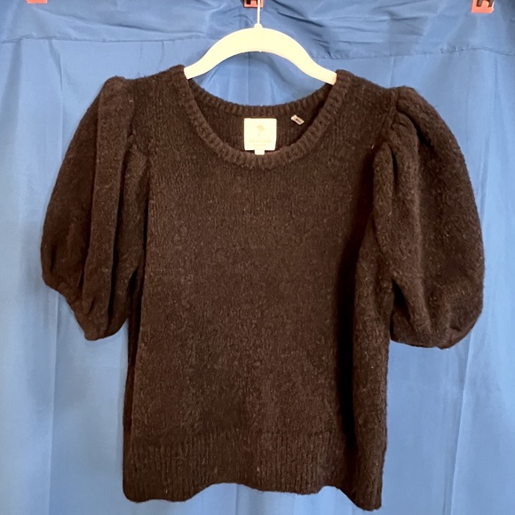 Westside Brand Short-Sleeved Puff Shoulder Sweater, size small, Black - Picture 1 of 2